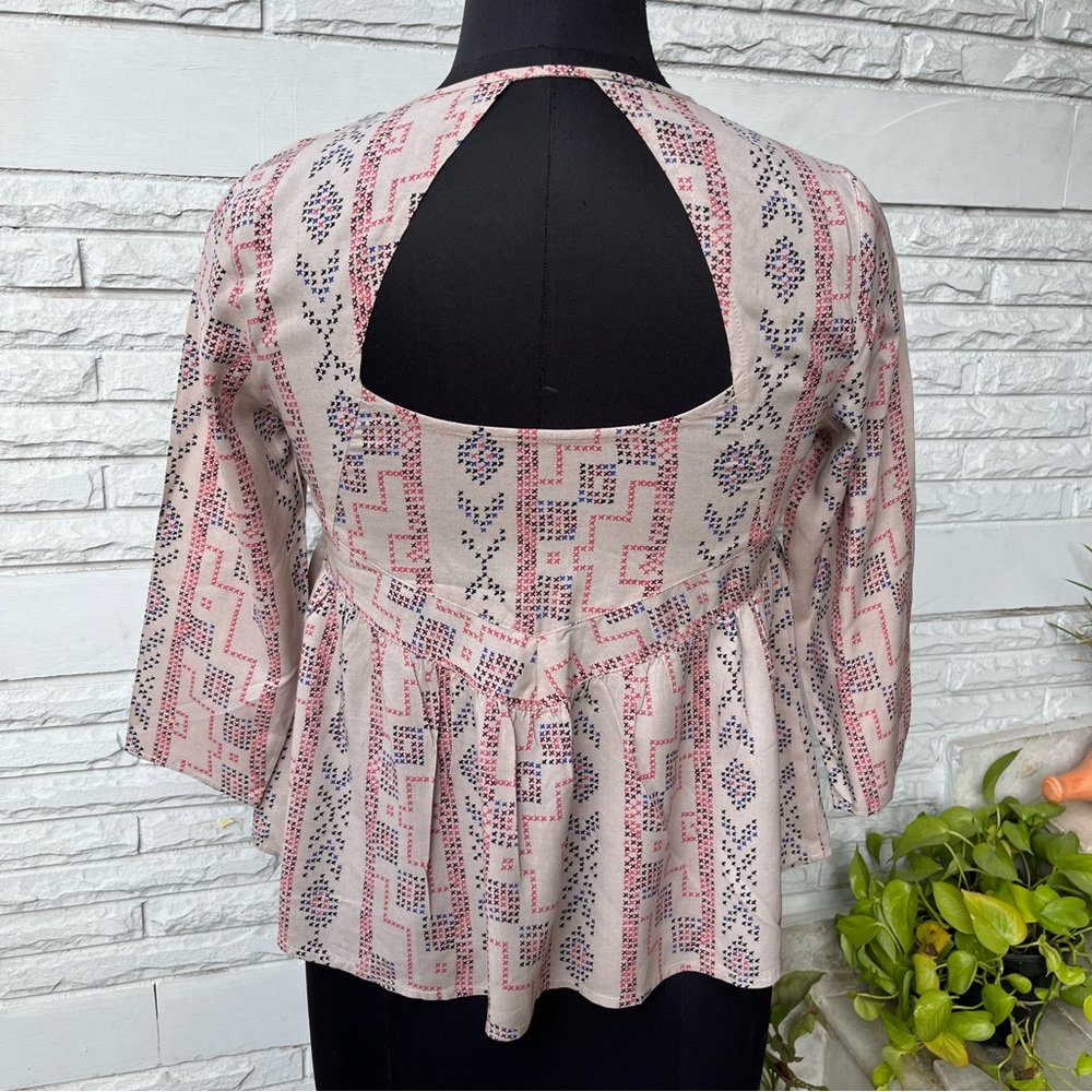 NWOT Embroidered Boho Peplum Top - Picture 5 of 6